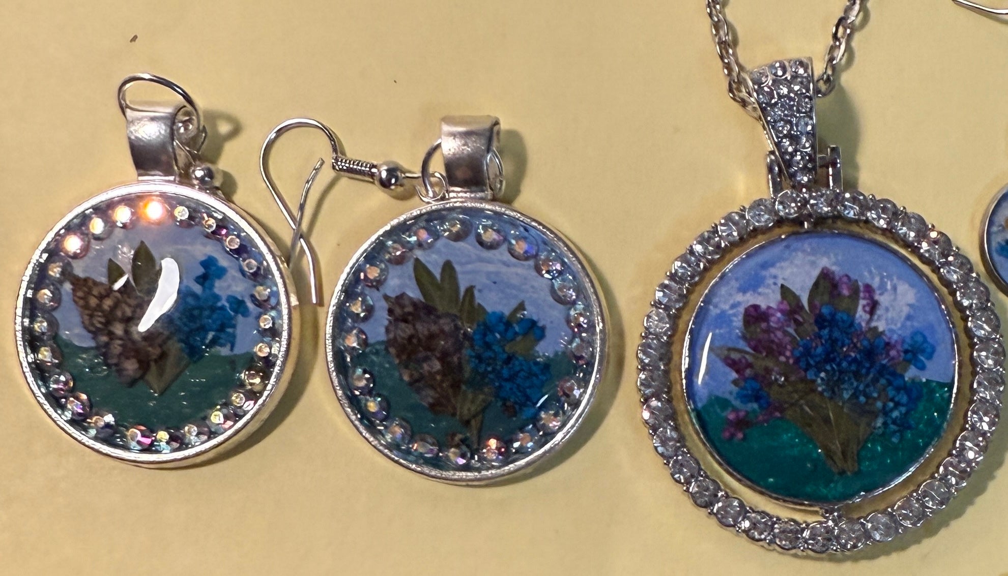 Silver Jeweled swivel necklace and earring set